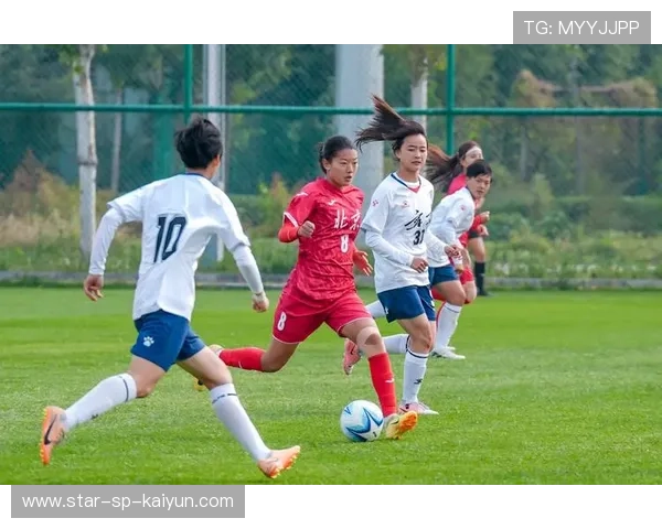 体育赛场亮点：女足比赛带来的精彩瞬间！，足球赛女足